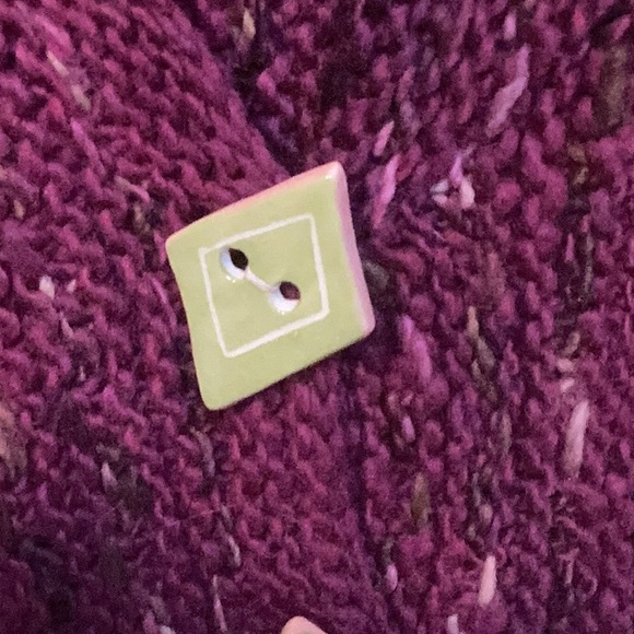 Handmade chunky knit V neck cardigan ceramic unique buttons variegated burgundy - Picture 5 of 12